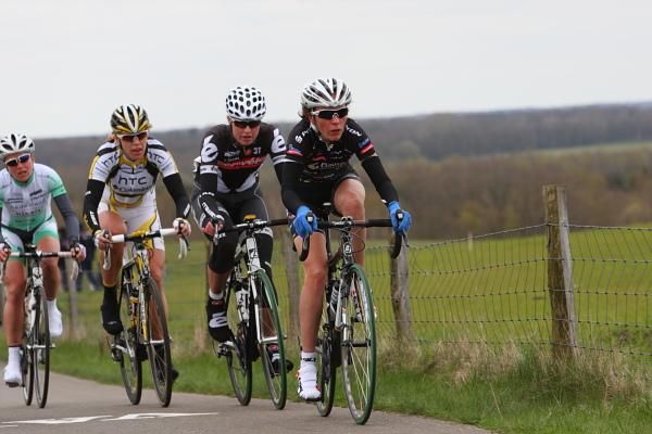 Martine Bras (Gauss Rdz Ormu) led the race over the VAM berg with 26 kilometres to go