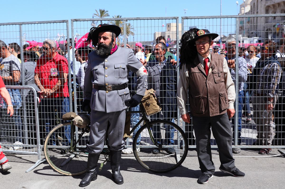 You see all kinds of fans at a bike race