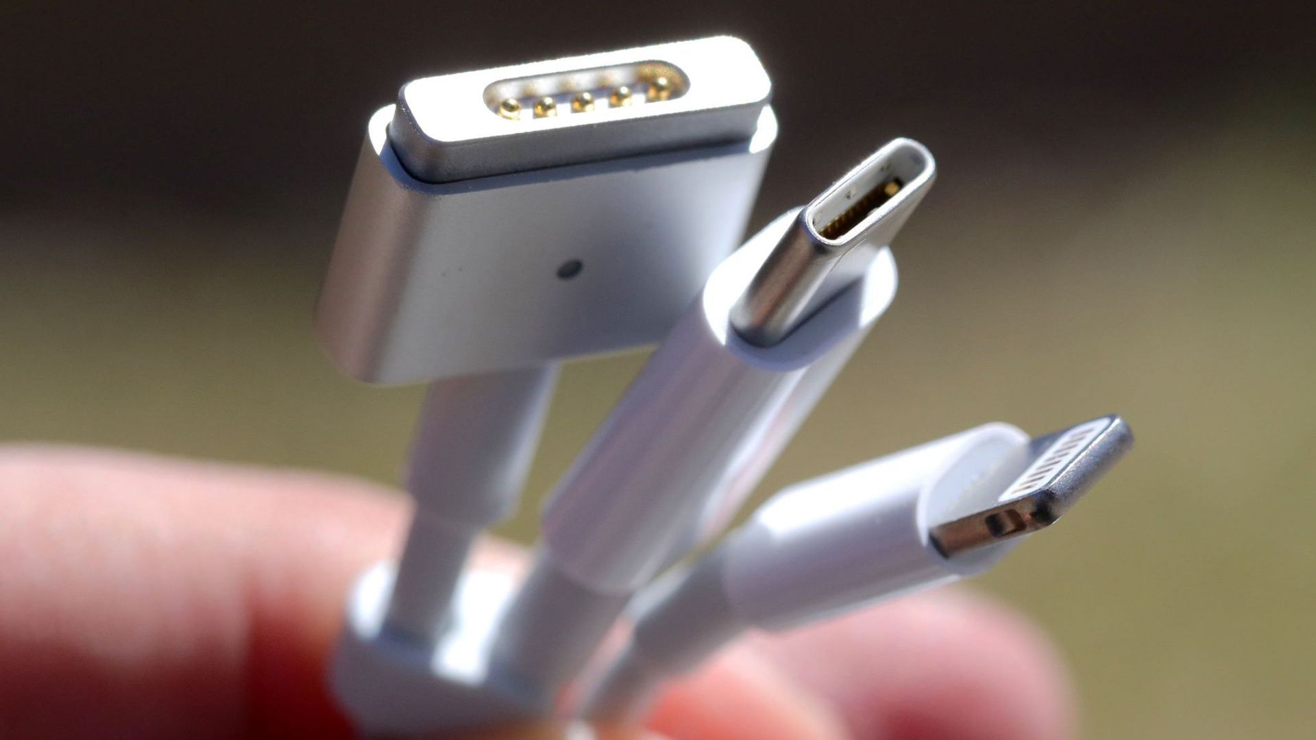 Какой разъем зарядки у айфона. Зарядка MAGSAFE для iphone 12. Iphone 14 USB C. MAGSAFE Charger зарядка. Разъем MAGSAFE 3.