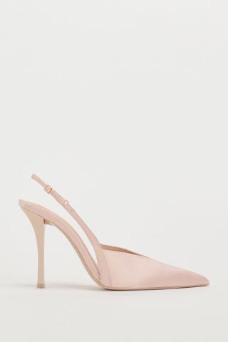 Sepatu hak stiletto tinggi berwarna merah muda dari bahan satin
