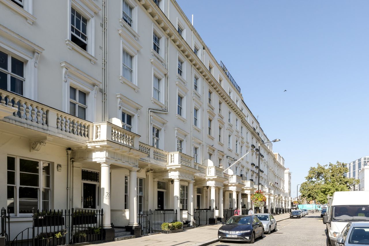 Images of Churchill's former home in Eccleston Square, London