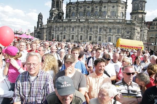 The square in Dresden was full