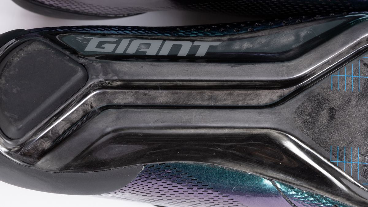 Giant Surge Pro road cycling shoe detail of exo beam carbon sole