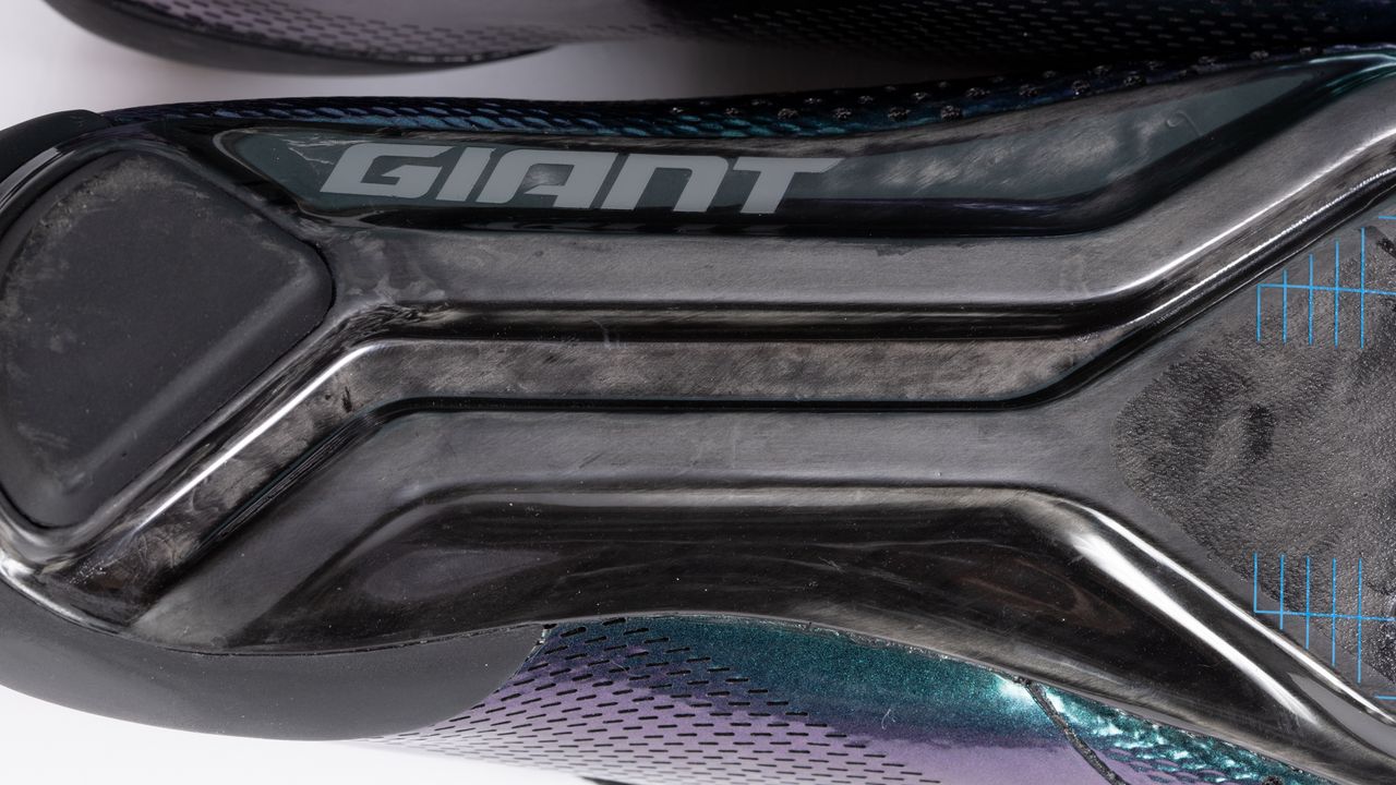 Giant Surge Pro road cycling shoe detail of exo beam carbon sole