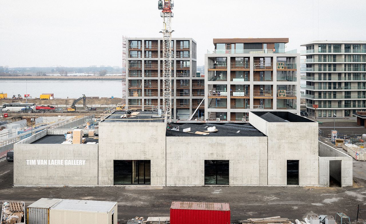 Brussels based architecture firm Office KGDVS has created a new gallery building for the Tim van Laere Gallery in Antwerp. 