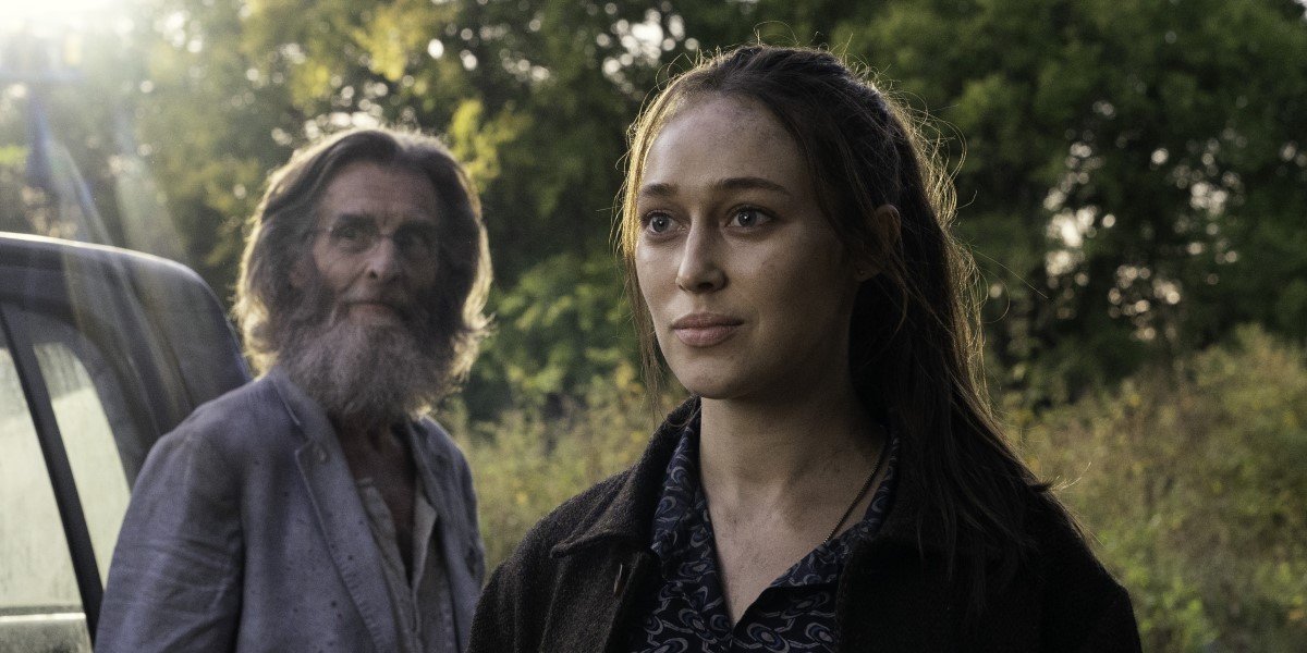 alicia and teddy outside on fear the walking dead season 6