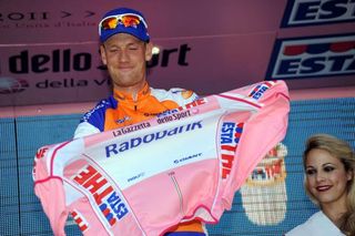 Pieter Weening (Rabobank) pulls on the pink jersey