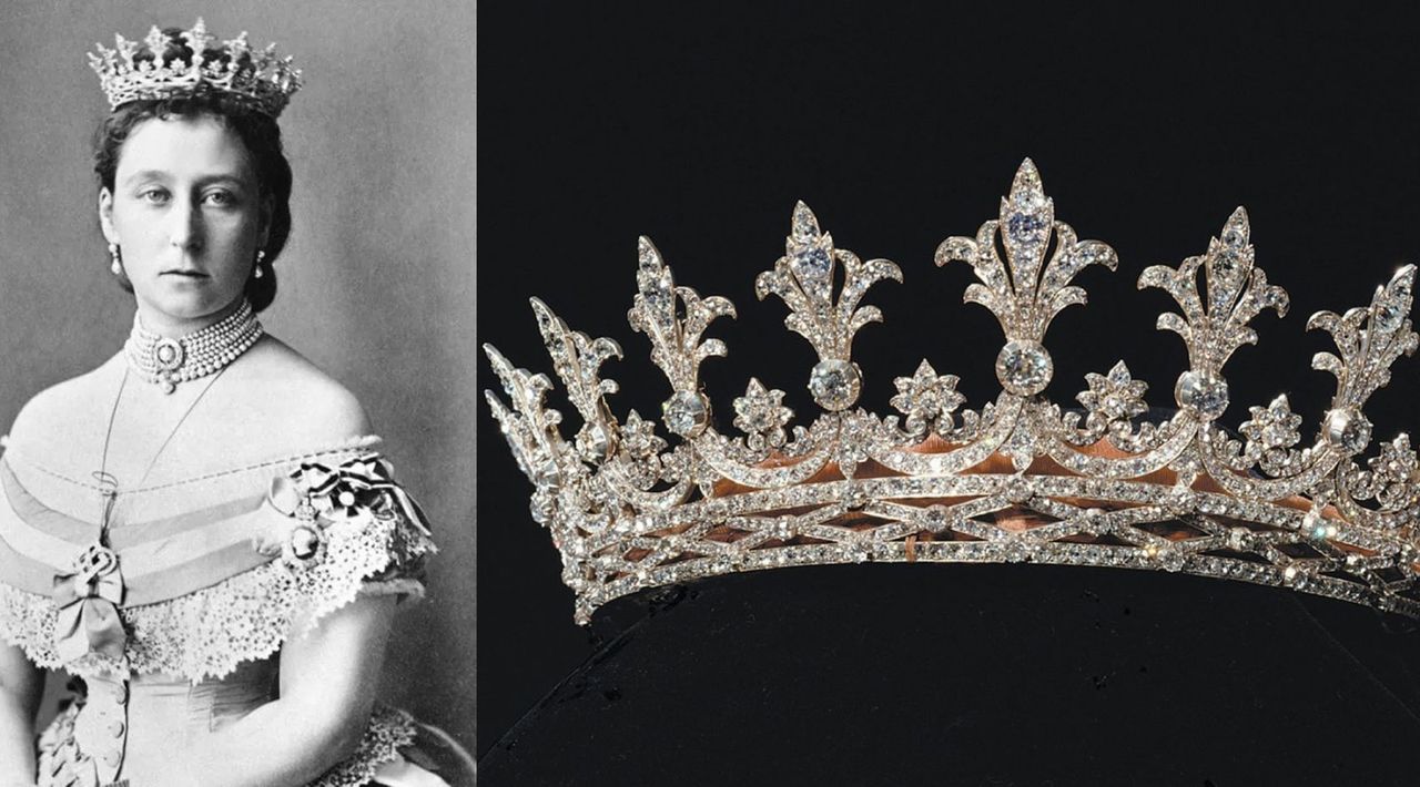 Strawberry Leaf Tiara: a cursed crown?