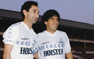 Osvaldo Ardiles (l) with Diego Maradona before Ardiles' testimonial match between Tottenham Hotspur and Inter Milan at White Hart Lane in May 1986 in London, England.