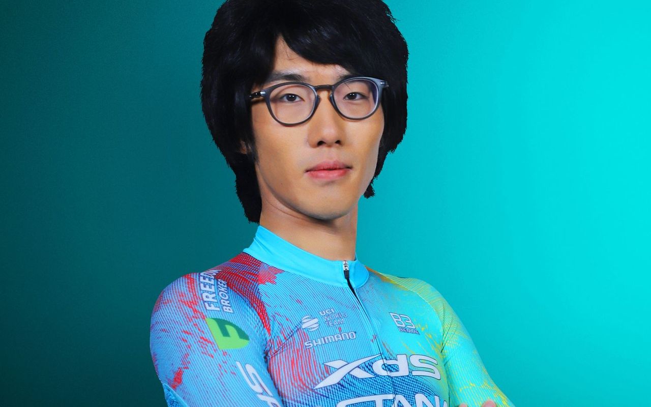 Haoyu Su in XDS Astana kit