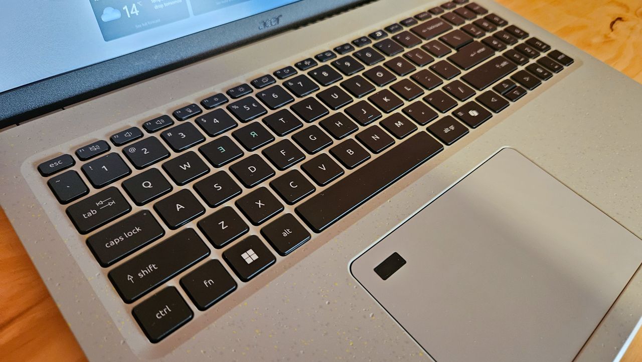 Acer Aspire Vero 16 - keypad and mousepad