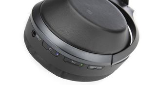 Sony MDR-1000X features