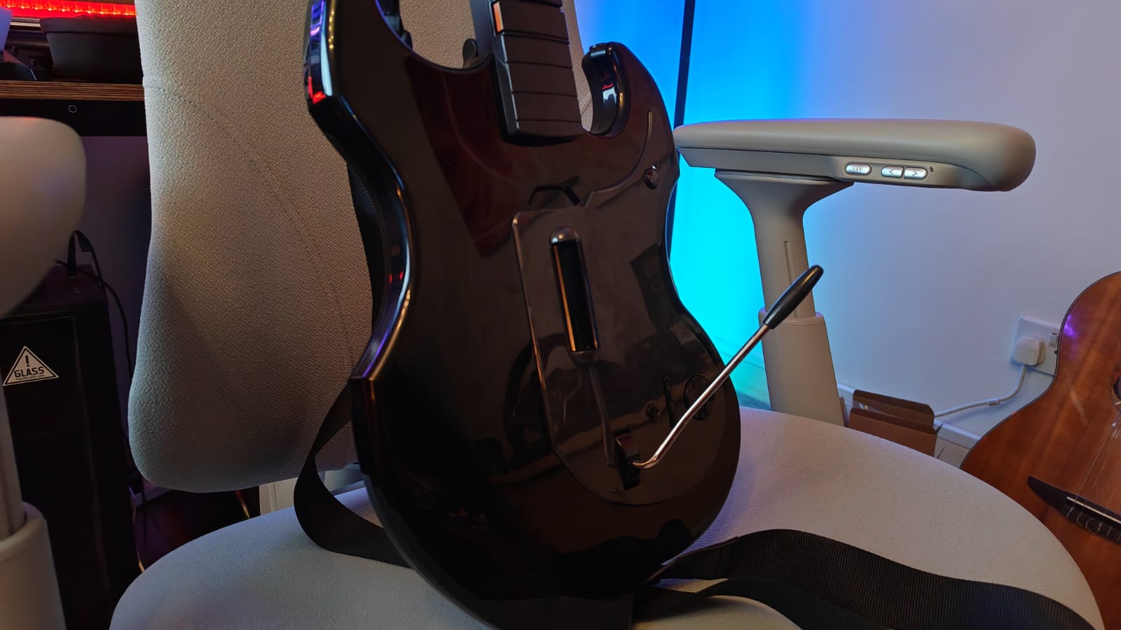 The shiny plastic body of the PDP Riffmaster