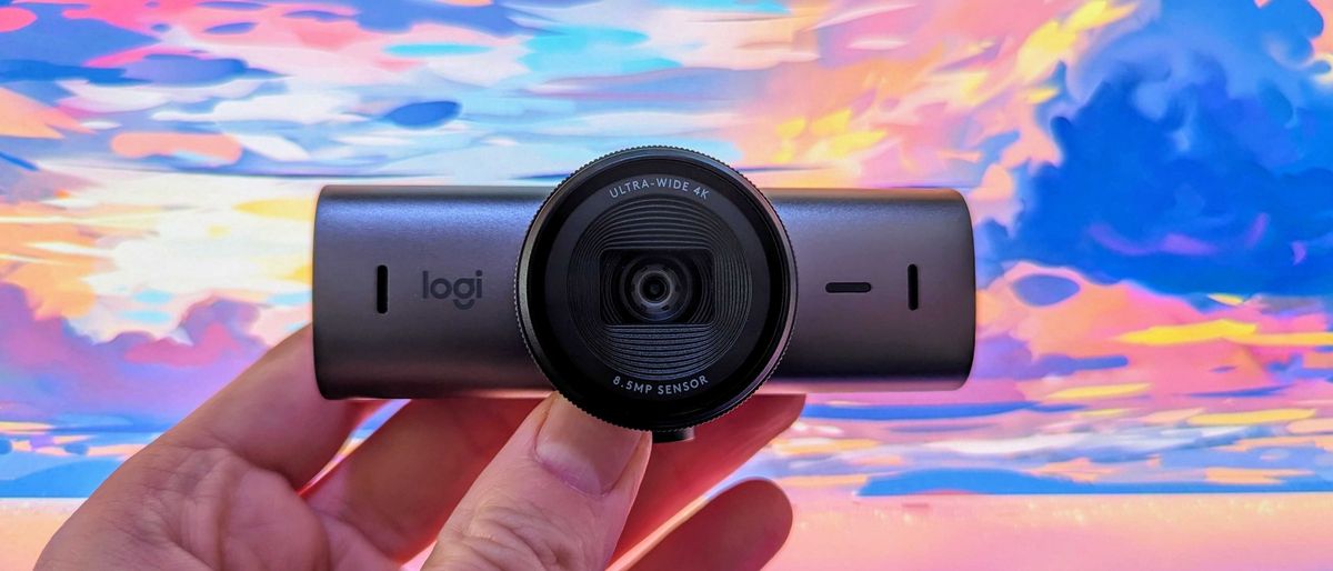 Image of the Logitech MX Brio webcam.