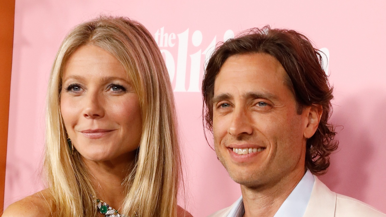 Gwyneth Paltrowand Brad Falchuk posing at the 2019 premiere of The Politician