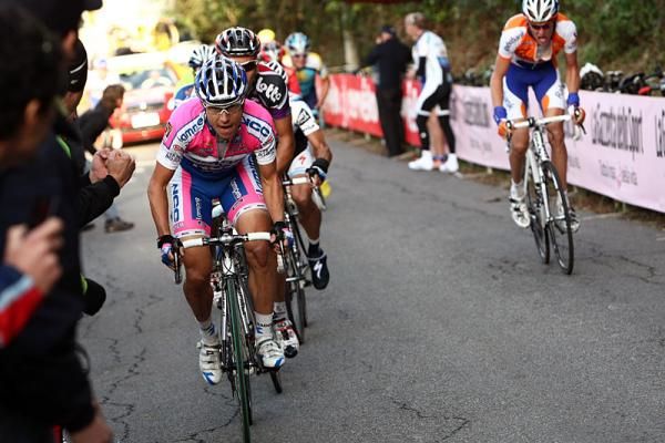 Damiano Cunego (Lampre) forces the pace on the San Fermo Della Battaglia climb.