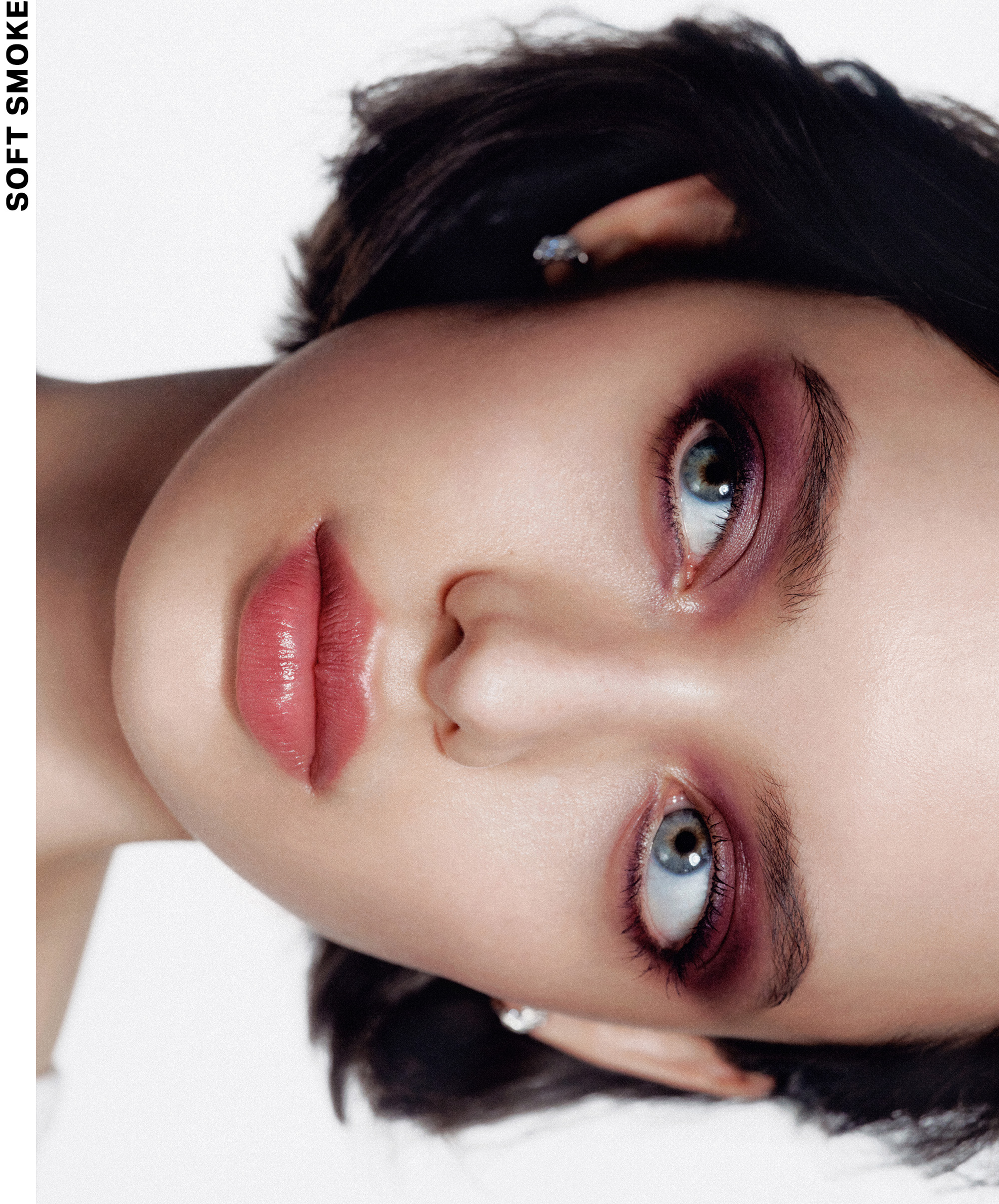 A model wearing the soft smoke French-girl makeup trend