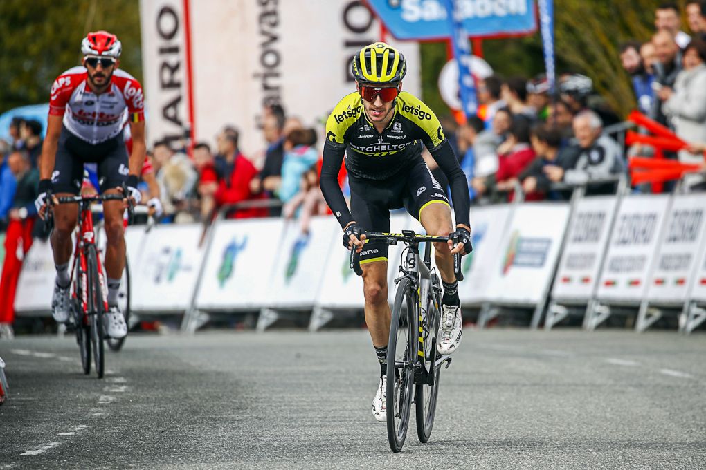 Adam Yates (Mitchelton-Scott) finishes 1:12 down on stage 2 at Pais Vasco