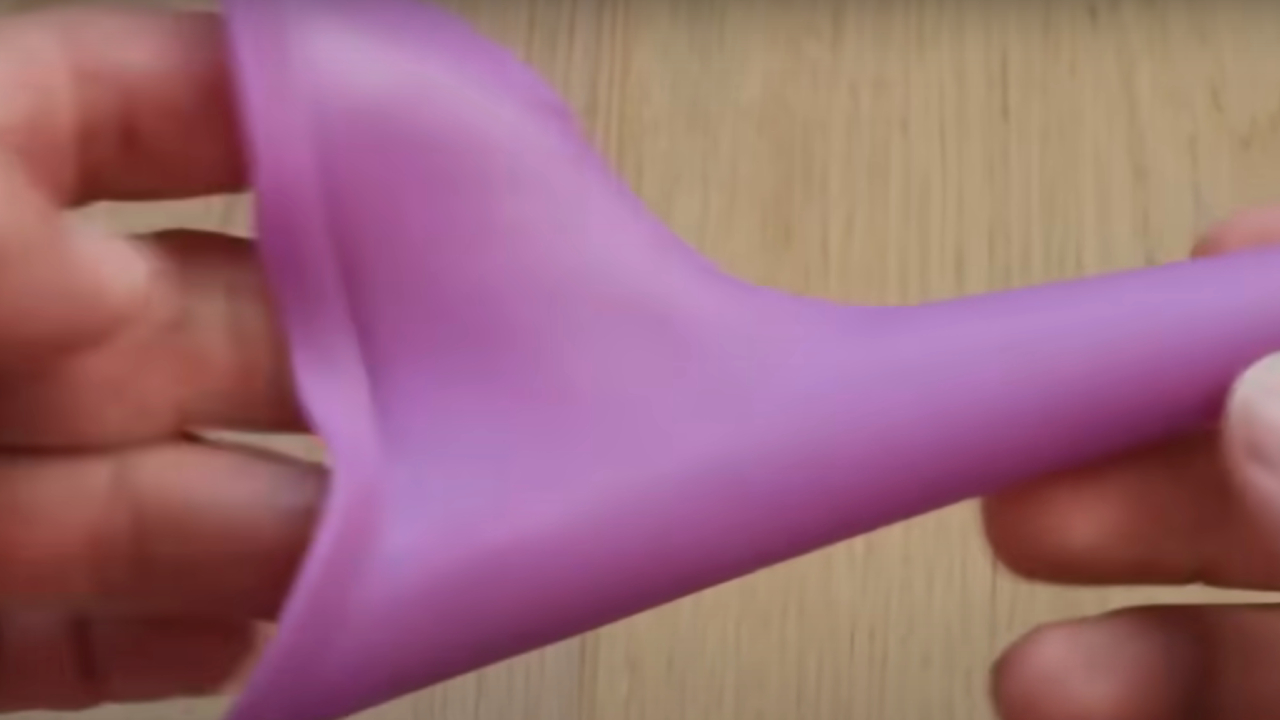 YouTube demonstration of Lady Elegance P EZ Travel Urinal For Women