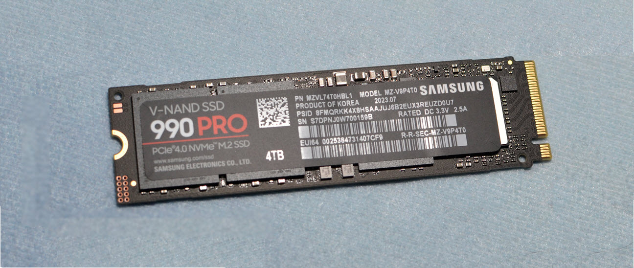 Samsung 990 Pro 1TB M.2 NVMe Gen4 Internal SSD (MZ-V9P1T0BW)