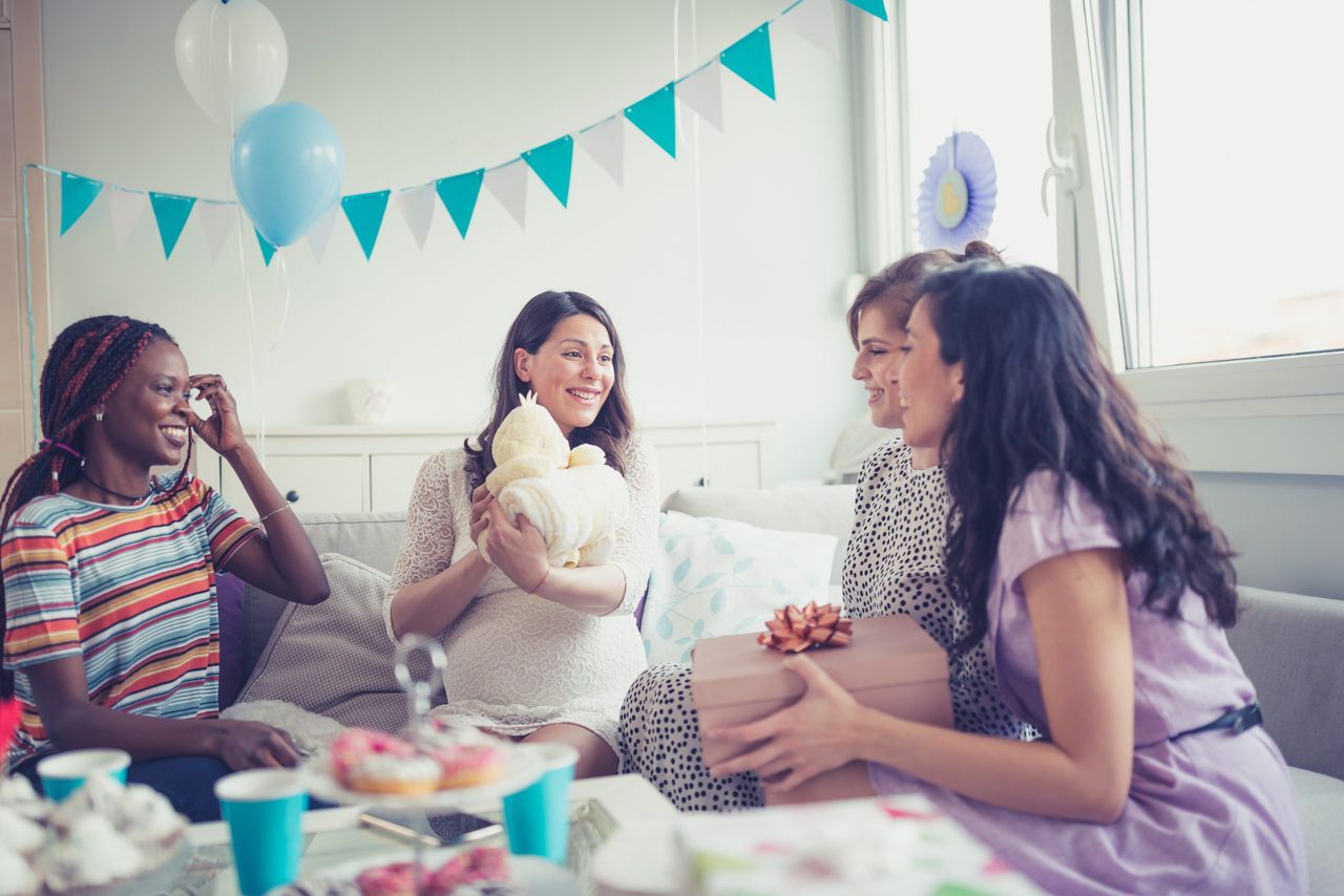 women at a baby shower - what to write in a baby shower card