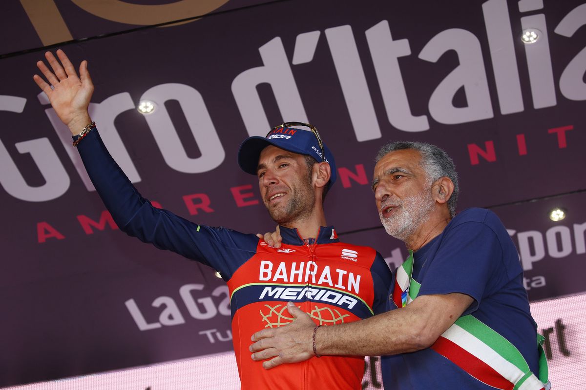 Vincenzo Nibali waves to fans in his home town of Messina.