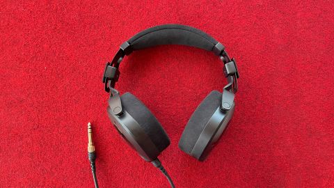 Wired headphones: Røde NTH-100