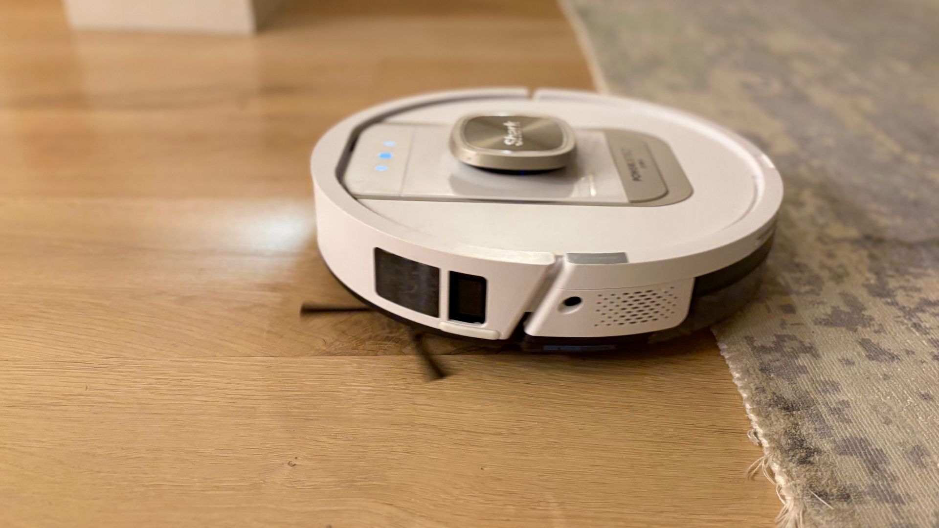 Testing the Shark PowerDetect ThermoCharged Robot Vacuum