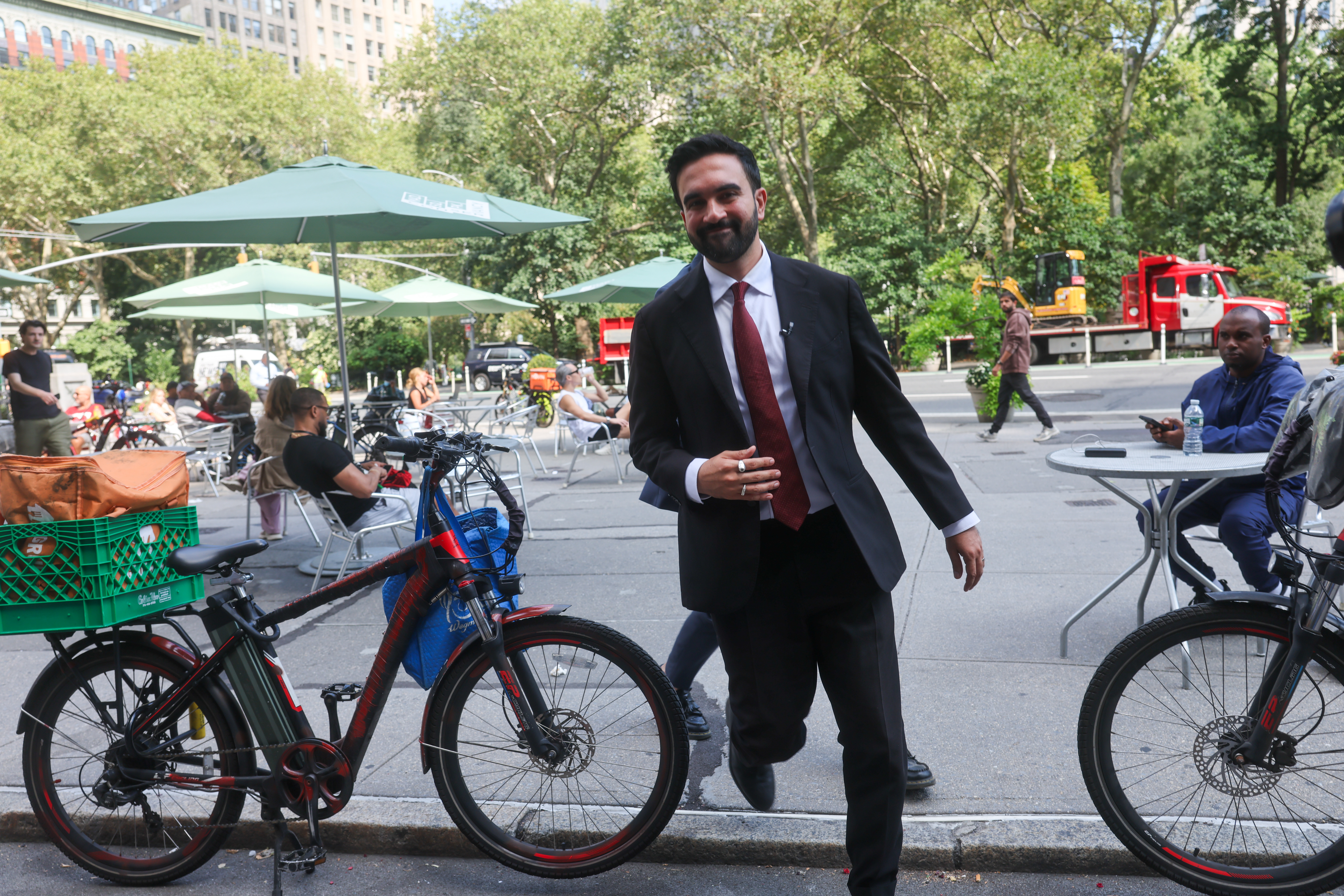 New York mayor with bikes