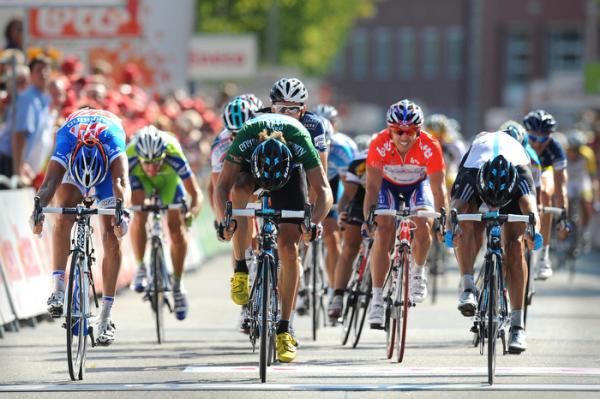 Gregory Henderson (Team Sky) sprints to a stage win at the Eneco Tour