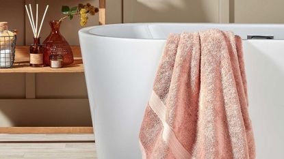 Should You Store Towels in the Bathroom? Experts Weigh In