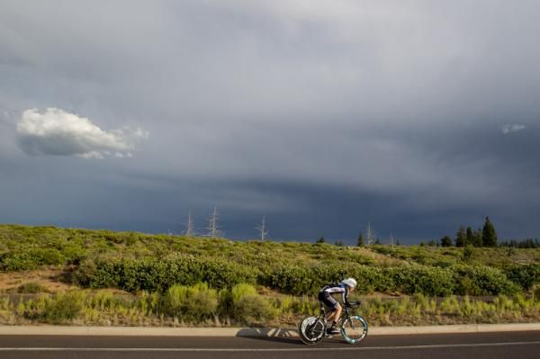 A storm threatened during the mens prologue.