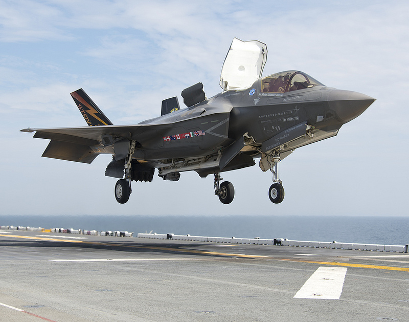 In Photos: F-35 Fighter Jet Makes 1st Vertical Night Landing | Live Science