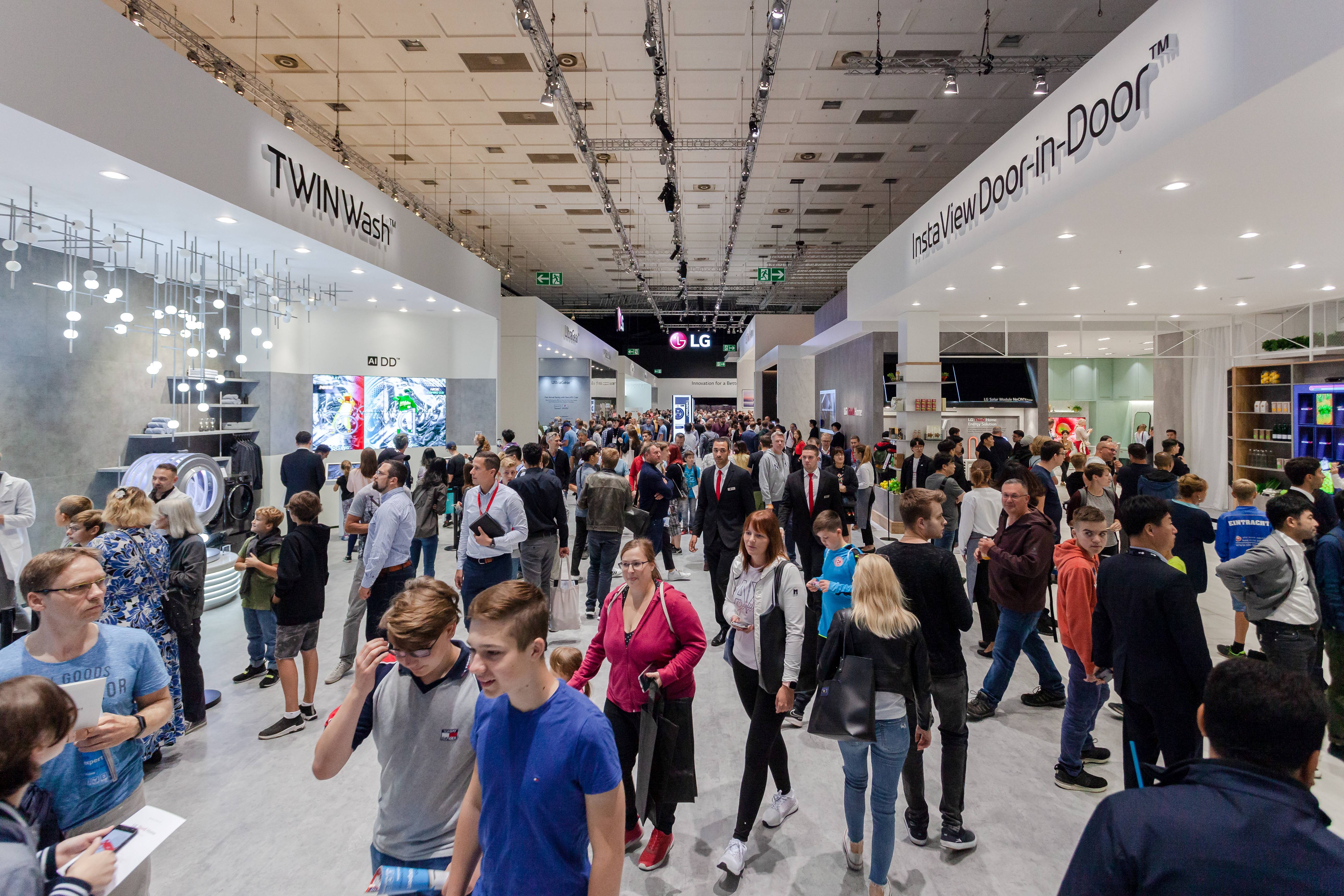 IFA 2023 attendees walking around the show floor