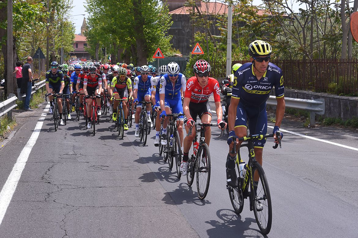 Rub&eacute;n Plaza setting tempo on stage 5 of the Giro d'Italia