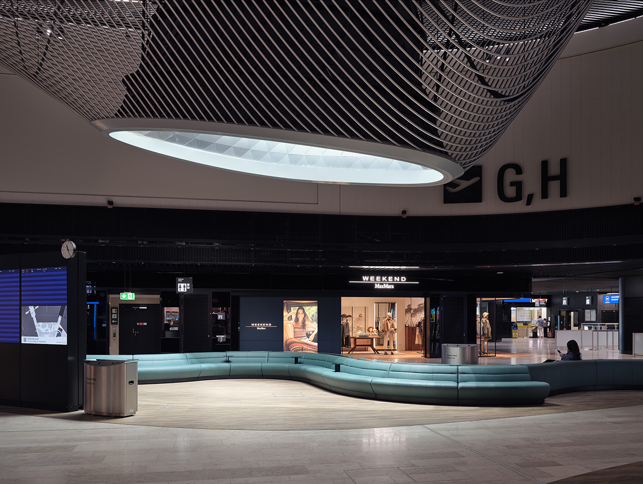 Frankfurt Terminal 3 opens with a lava-ceiling marketplace, figure 1