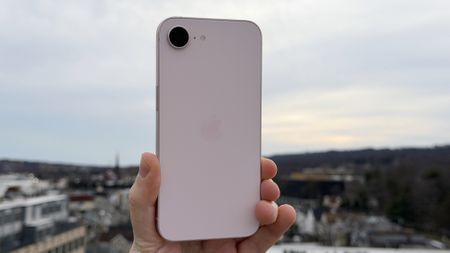 Apple iPhone 17e Review