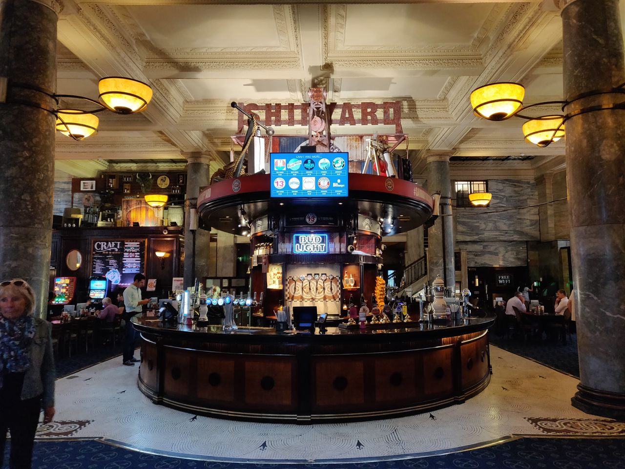 This was a really quick, passing snap in a pub with multiple lighting sources, and the OnePlus 6 does well at picking out details around the bar