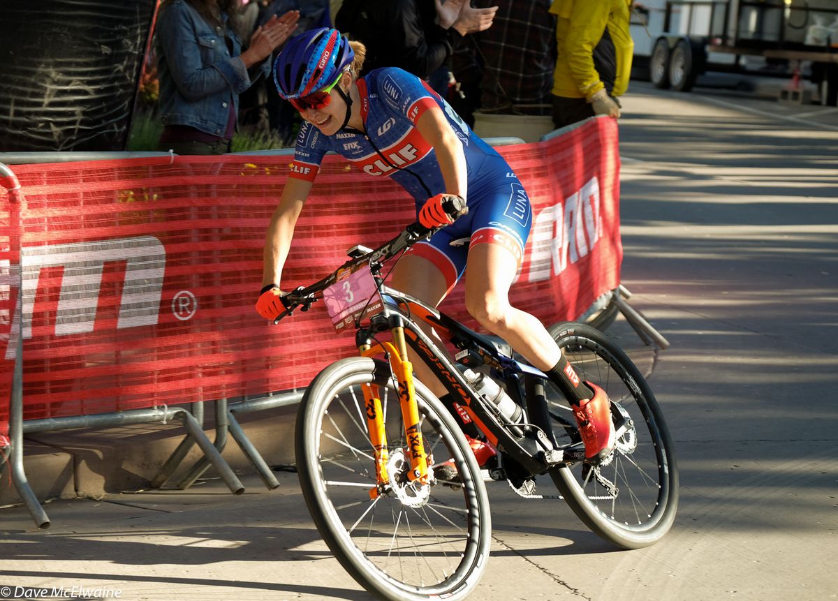 Maghalie Rochette (Clif Pro Team) had about a fifty-meter lead at one point