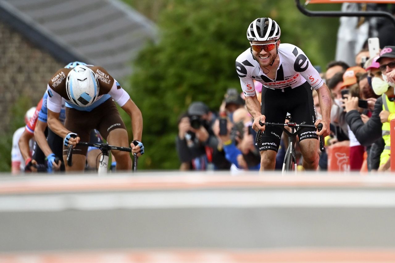 La Fleche Wallonne 2020 - 84th Edition - Herve - Mur de Huy 202 km - 30/09/2020 - Marc Hirschi (SUI - Team Sunweb) - Benoit Cosnefroy (FRA - AG2R - La Mondiale) - photo Vincent Kalut/PN/BettiniPhoto&Acirc;&copy;2020