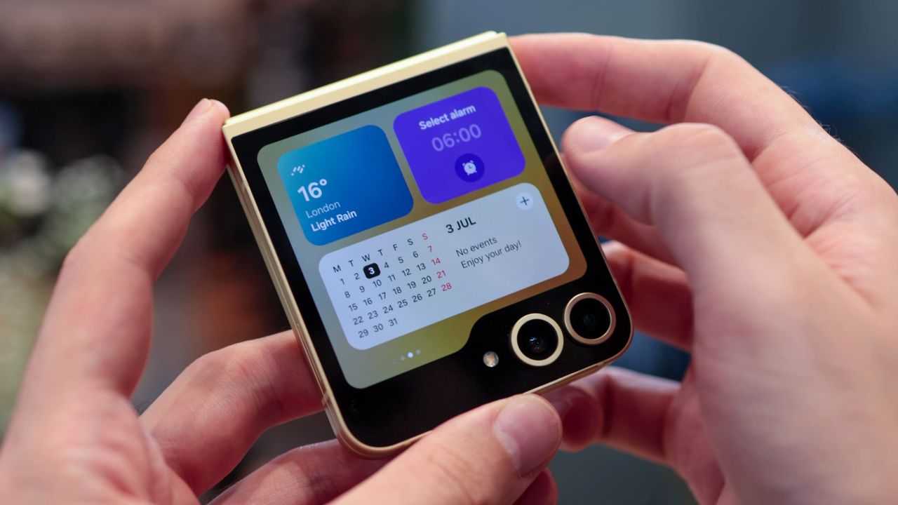 A photo of the Samsung Galaxy Z Flip 6
