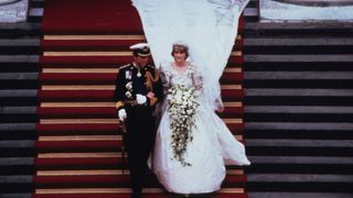 How much did Princess Diana s wedding dress cost and where is it