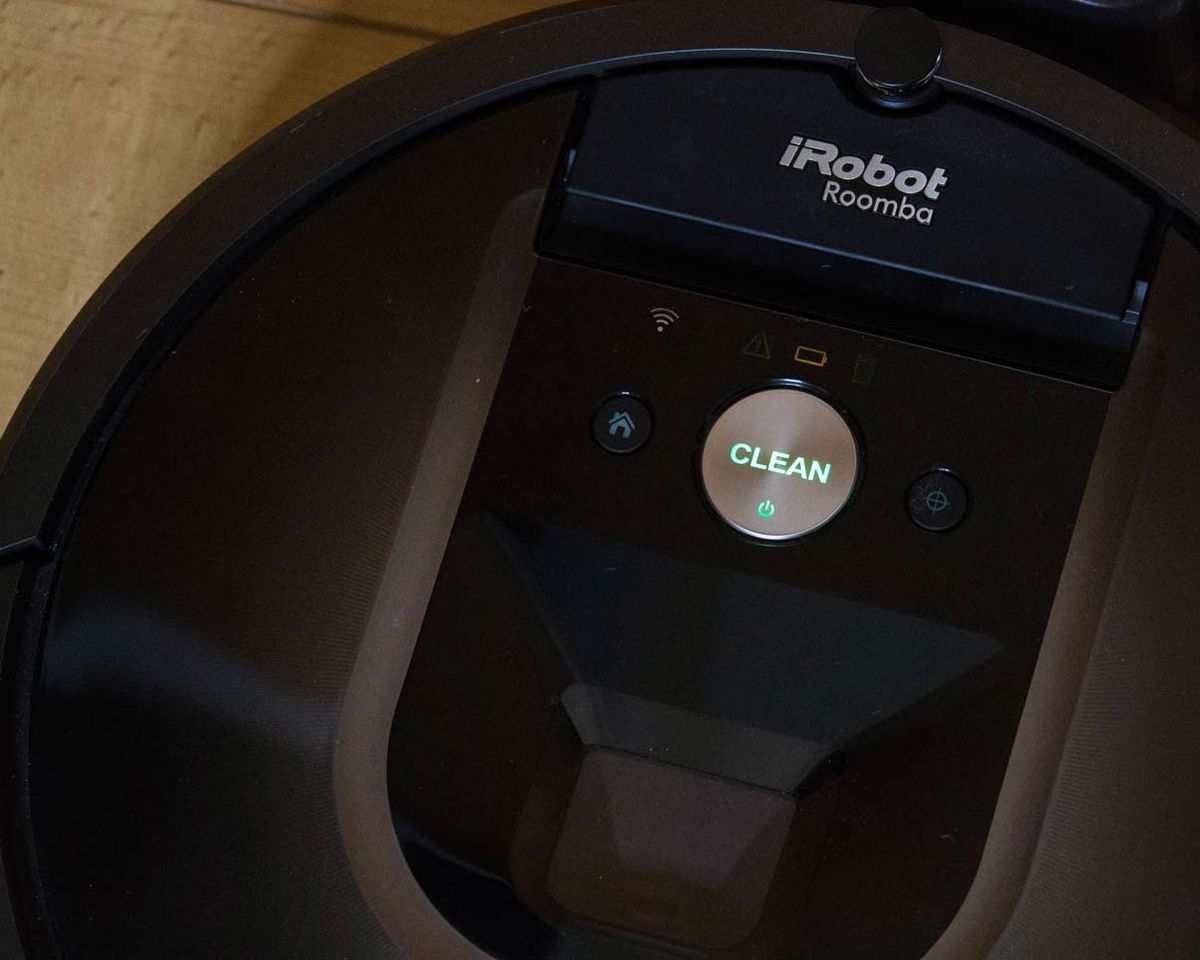 iRobot Roomba 980 Review: This Expensive Robot Vacuum Sucks