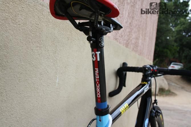 The workmanlike 3T finishing kit continues with a Doric Team seat post
