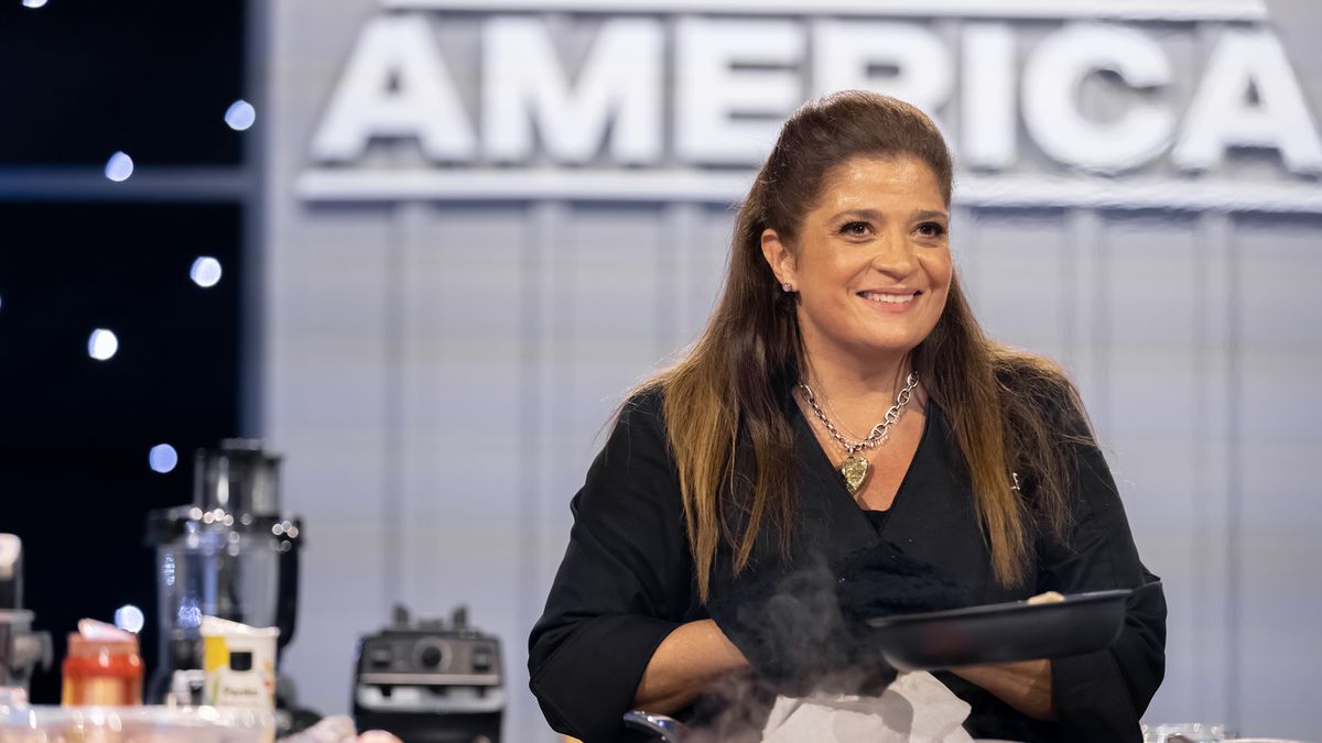 Alex Guarnaschelli in Food Network&#039;s &#039;Alex vs America&#039;