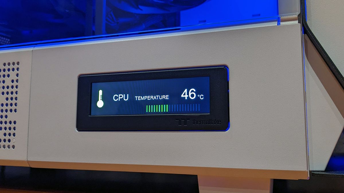 Thermaltake Ceres 500 TG ARGB Snow Mid Tower LCD panel