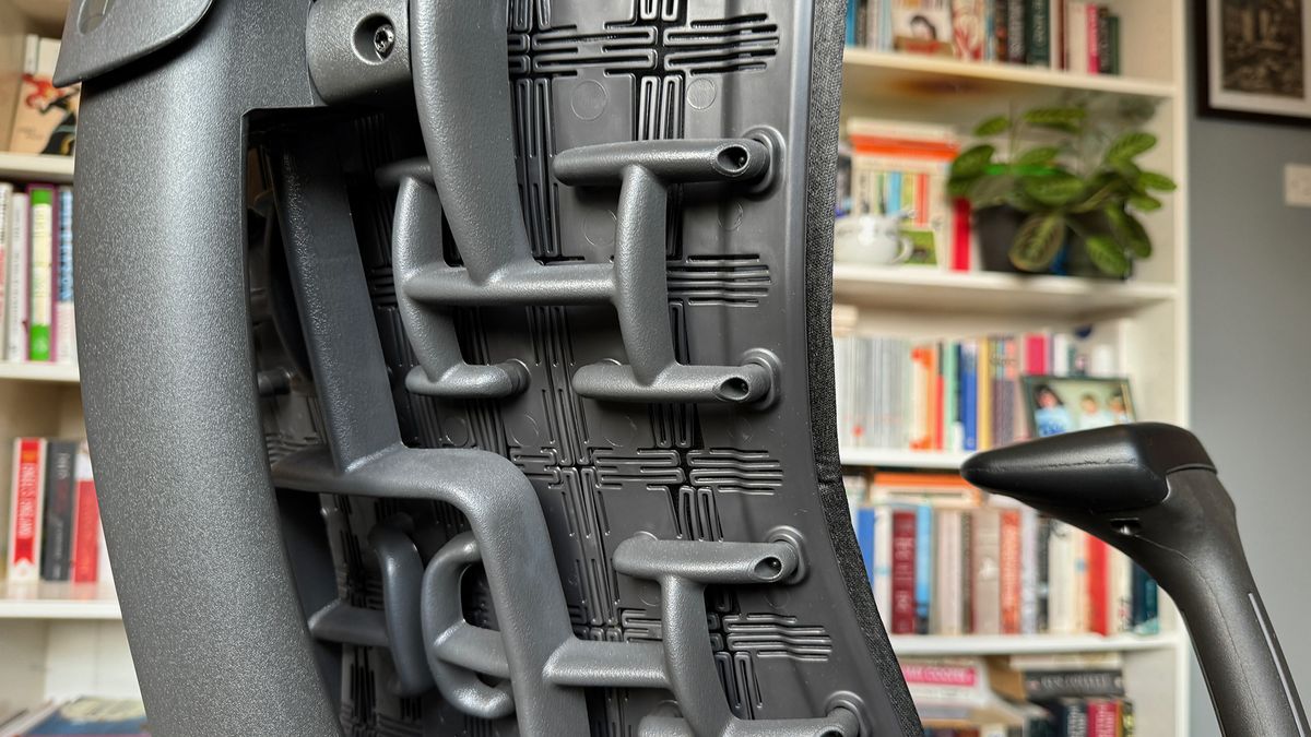 The very thin foam on the back rest of the Embody, which it is claimed is temperature regulating.
