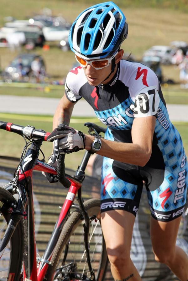 A serious Nicole Thieman (Team CF) does her best to hang onto third place.