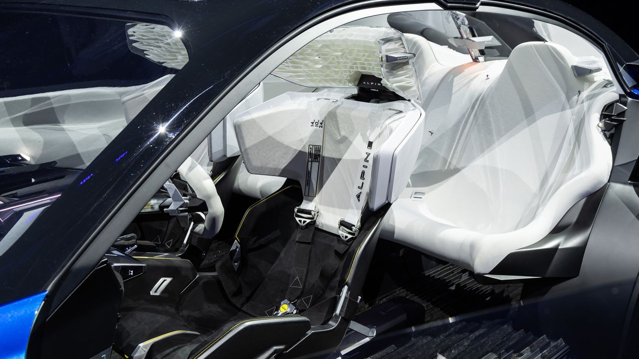 Alpine A390_&beta; interior