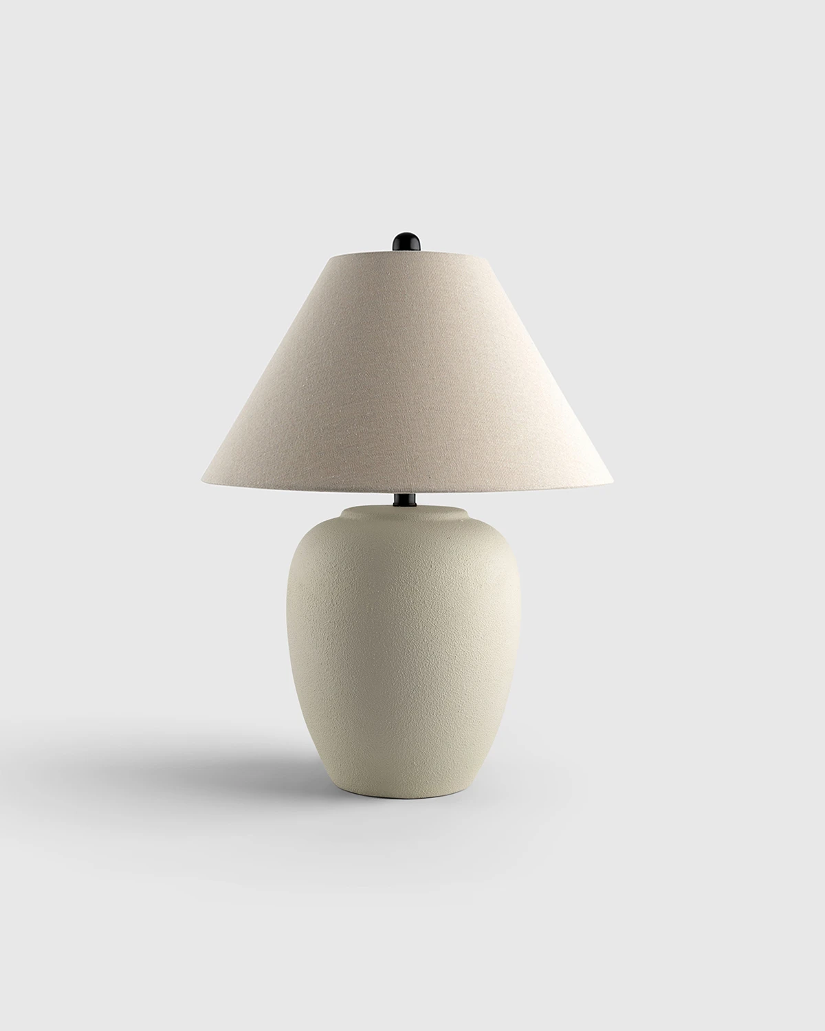 Heritage Ceramic Table Lamp With Linen Shade in Ivory